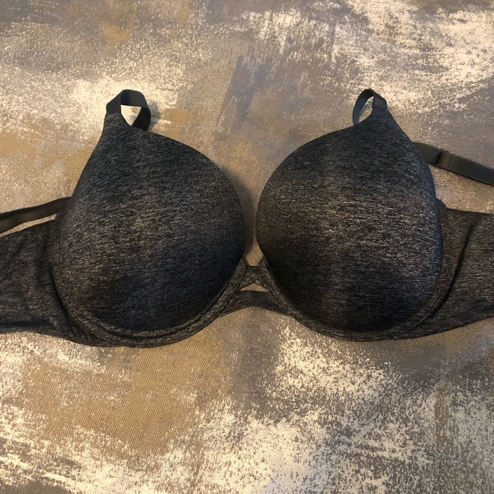 Like New• VS bras (2)